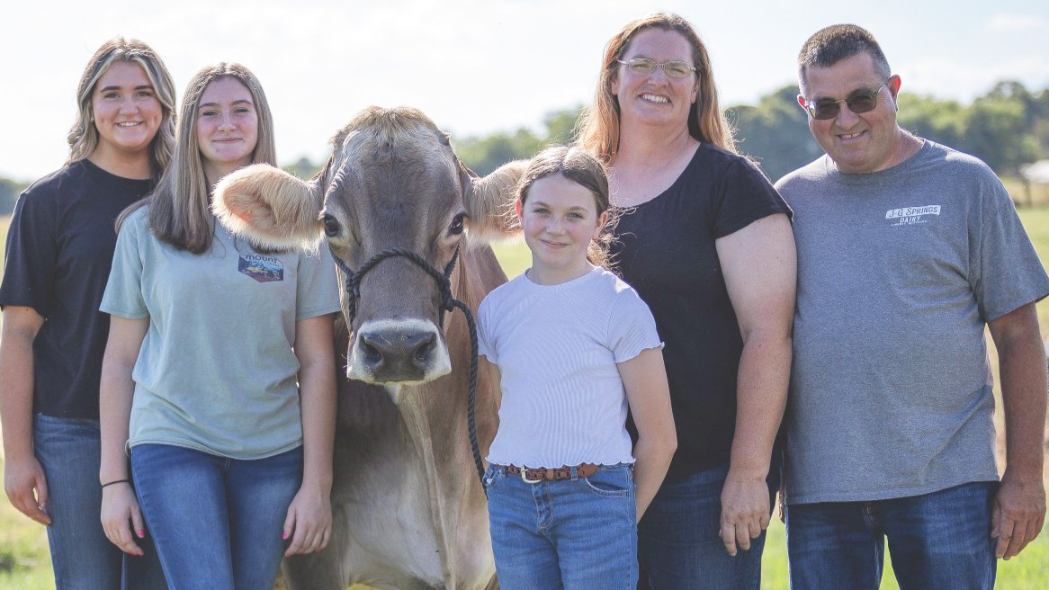 Casey County dairy farm opens ice cream shop